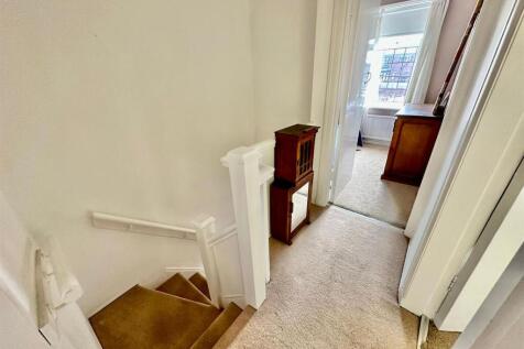 WhatsApp Image 2025-10-06 at 12.02.34_52bc3819.jpg