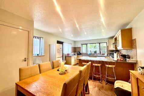 PHOTO-2025-10-10-15-51-58 3.jpg