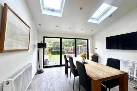 WhatsApp Image 2025-10-21 at 16.12.17 (2).jpeg