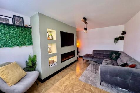 WhatsApp Image 2025-10-28 at 15.30.03 (2).jpeg