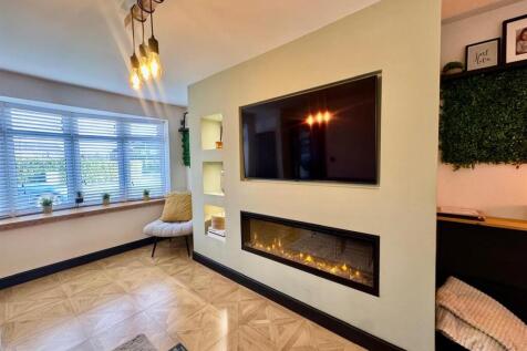 WhatsApp Image 2025-10-28 at 15.30.03 (1).jpeg