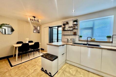 WhatsApp Image 2025-10-28 at 15.30.01.jpeg