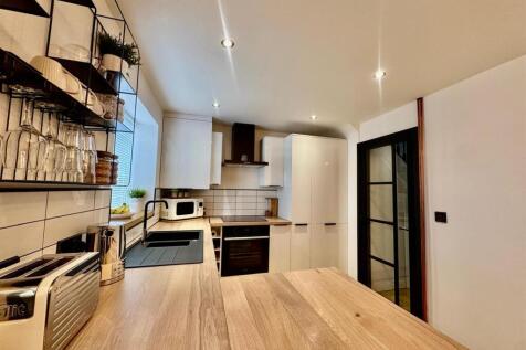 WhatsApp Image 2025-10-28 at 15.30.01 (1).jpeg