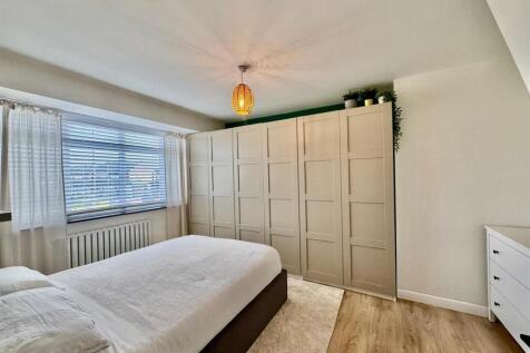 WhatsApp Image 2025-10-28 at 15.30.03 (3).jpeg