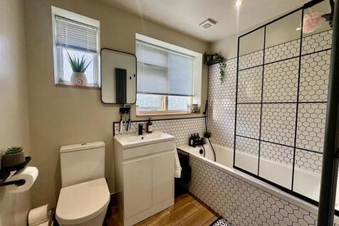 WhatsApp Image 2025-10-28 at 15.30.04 (1).jpeg