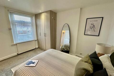 WhatsApp Image 2025-11-05 at 13.52.26_c496e879.jpg