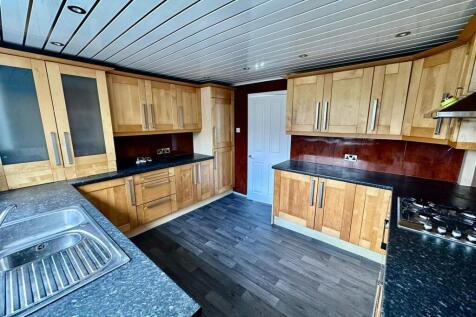 WhatsApp Image 2025-09-12 at 13.58.55_a4f8f651.jpg