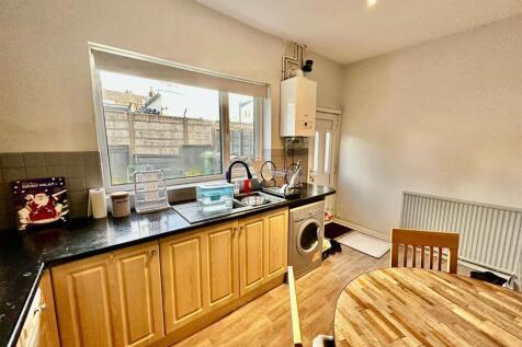 WhatsApp Image 2025-11-13 at 16.40.20_a7469da2.jpg