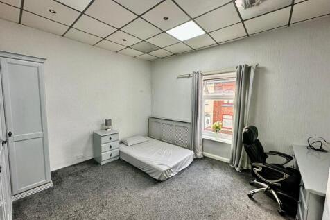 WhatsApp Image 2025-11-13 at 16.40.22_5def9fa1.jpg