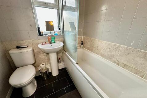 WhatsApp Image 2025-11-13 at 16.40.22_a299d7ff.jpg