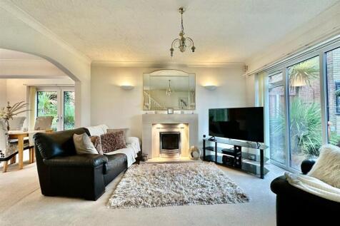 WhatsApp Image 2025-11-14 at 12.13.54_835c53be.jpg