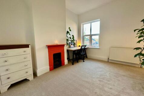 WhatsApp Image 2025-11-16 at 15.24.35_13aade9d.jpg