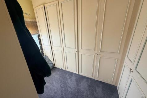 walk in wardrobe