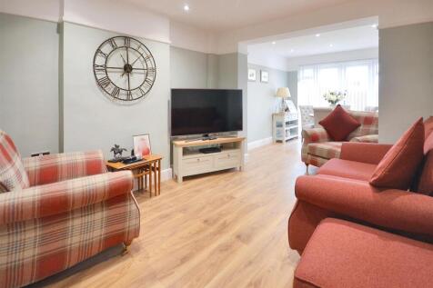 Sitting/Dining Room