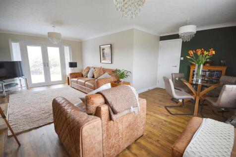 Sitting/Dining Room
