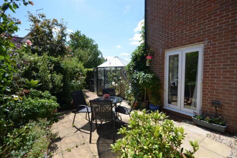 Alfresco Dining