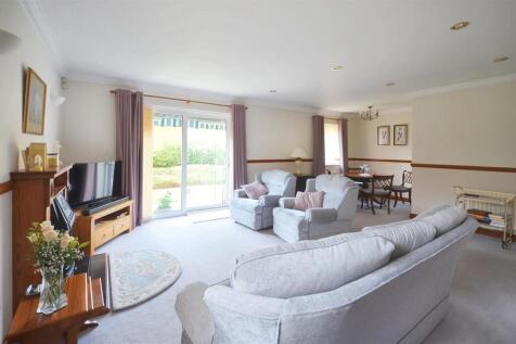 Sitting/Dining Room