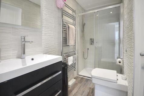 Jack &amp; Jill Shower Room