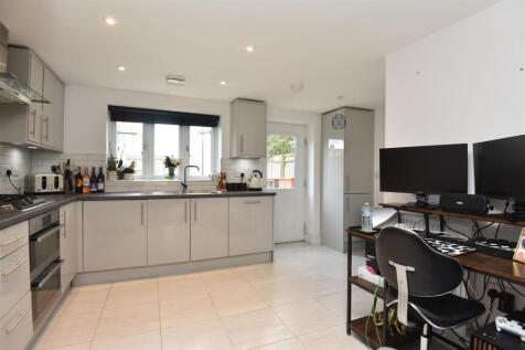 Kitchen/Dining Area