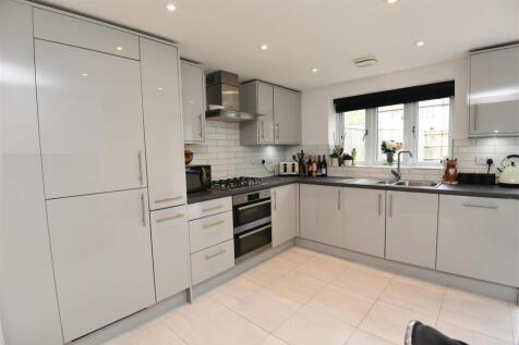 Kitchen/Dining Area