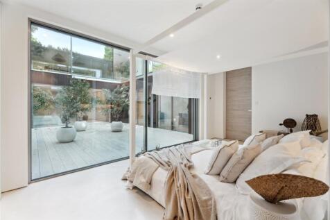 Principle Bedroom 1