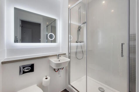Flat 5 Bathroom