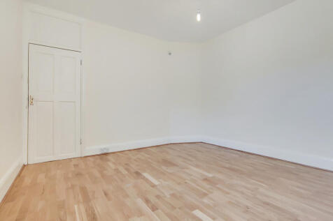 bedroom 1.2