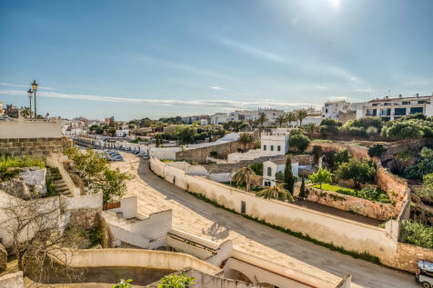 Building with beautiful and bright views in Ciutadella, Menorca