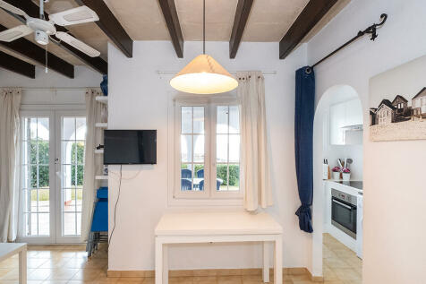 A big and charming house in Cala Blanca