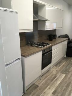 38) 14 Cranbrook Avenue Kitchen 17.09.2020.jpg
