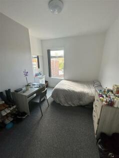 Bed 3.jpg