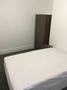 9) 14 Cranbrook Avenue Bedroom 2 17.09.2020.jpg