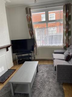 Living Room 1.1.JPG