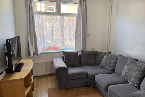 Living Room.jpg