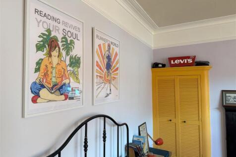 bedroom detail 2.jpg