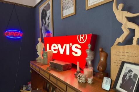 levis.jpg