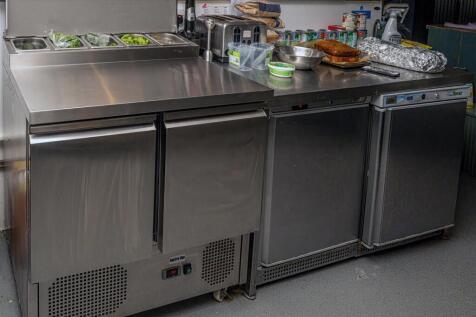 Saladette,under countrr fridge under counterr free