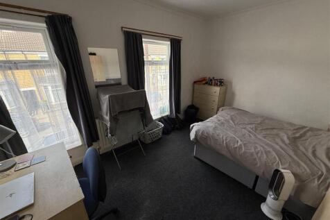 Bedroom 3.jpg