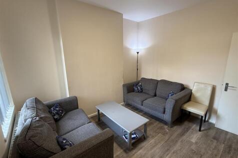 Living Room 2.jpg