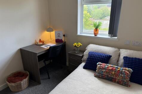 Bed 2.2.jpg