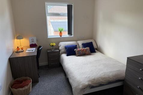 Bed 2.4.jpg
