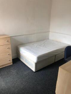 2 Melbourne St Bedroom 3.jpg