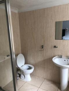 2 Melbourne Street Shower room.jpg