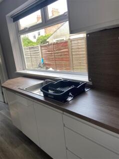 Kitchen 1.JPG