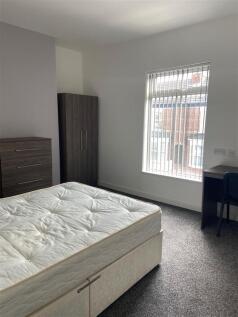 Bedroom 4.4.JPG