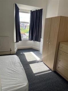Bedroom 4.1.JPG