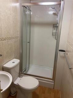 Bathroom 1.JPG
