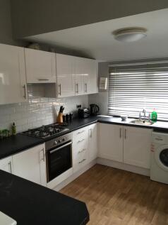 27) 11 Auckland Avenue Kitchen 06.08.2020.jpg