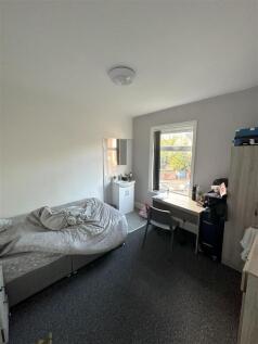 Bed 4.jpg
