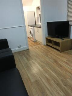 54) 5 Falmouth Street Living Room 04.12.2020.JPG